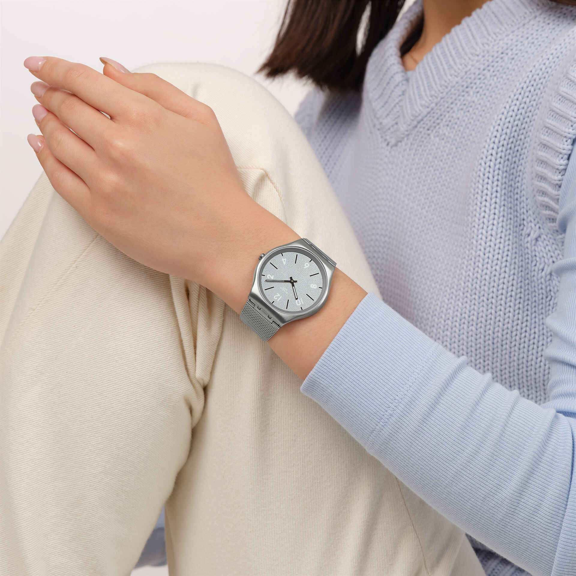 Swatch New Skin Irony SS07S152M Getting meshy Armbanduhr Silber • Leuchtende Zeiger • Mesh-Armband, Bild 5