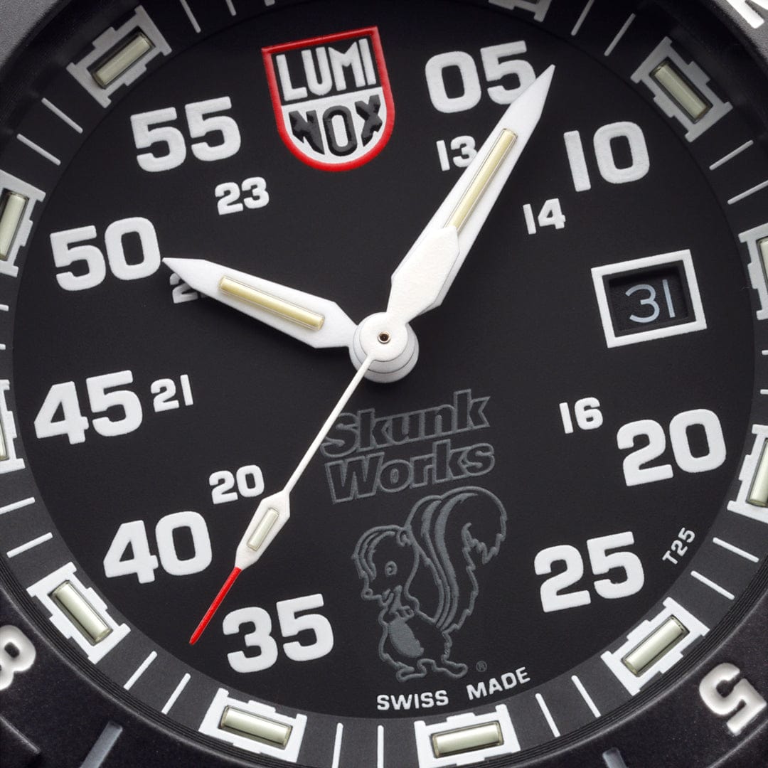 Luminox F-117 Nighthawk x Skunk Works XA.6442.H Herren Armbanduhr • Saphirglas • CARBONOX™-Gehäuse, Bild 4