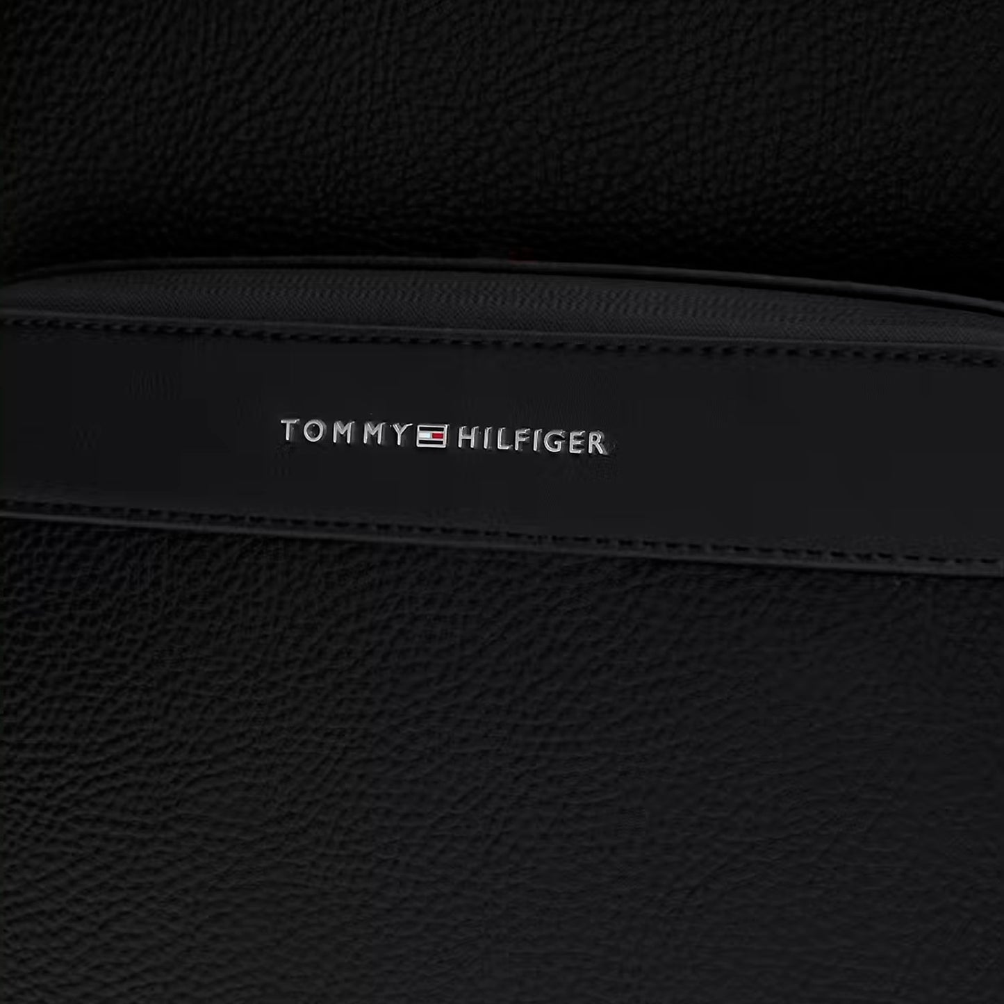Tommy Hilfiger Metallic Logo Dome Backpack AM0AM14686BDS Rucksack Schwarz • Dome-Design • Doppelreißverschluss, Bild 5