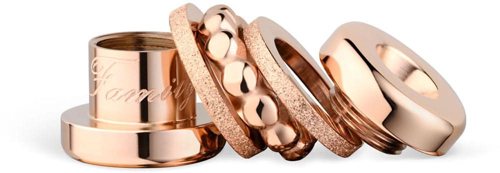 Charm in acciaio inossidabile color oro rosa con incisione 'Family' e decorazione a cuore