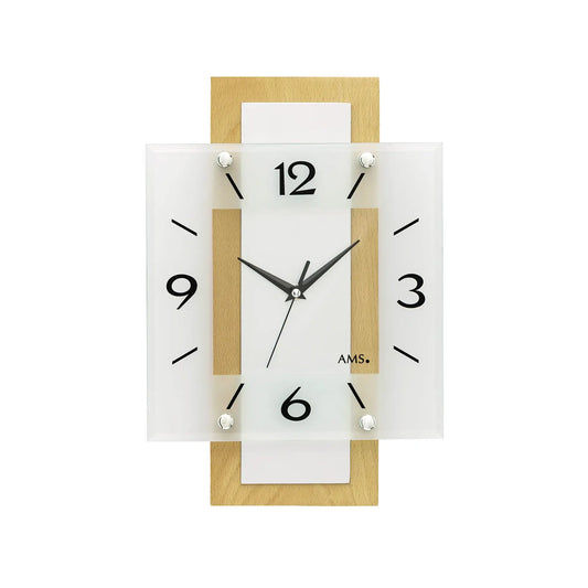 Wanduhr: facettiertes Mineralglas, weißes Zifferblatt, Buche-Holzrahmen, schwarze Zeiger