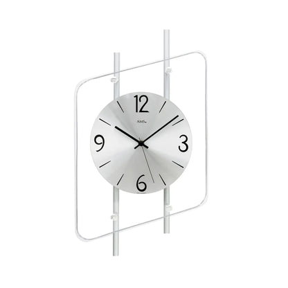 Wanduhr mit silbernem Aluminium-Zifferblatt, transparentem Rahmen und Funkwerk
