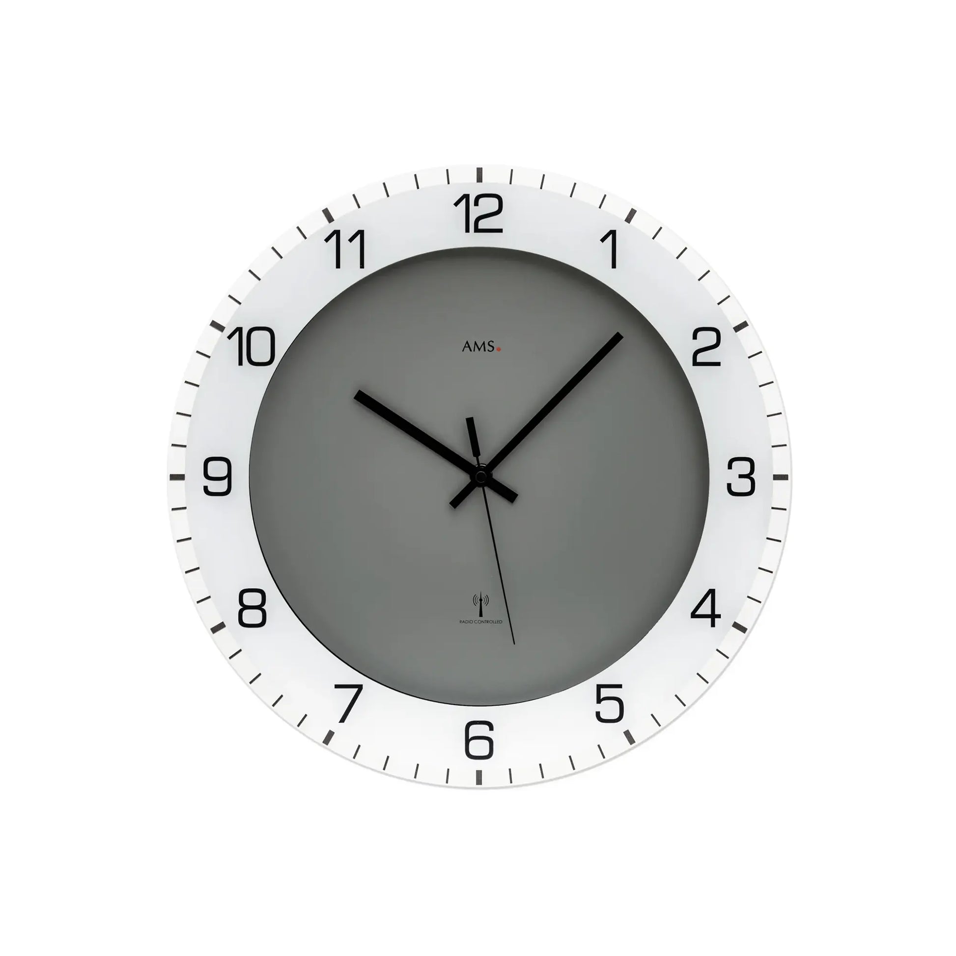 Runde Wanduhr mit anthrazitfarbenem Zifferblatt, weißem Ziffernring und schwarzen Zeigern