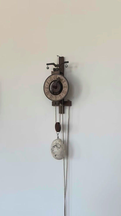 Rombach & Haas Anno 1640 A1640 Orologio da Parete Legno (scuro) • Meccanismo a Ruote in Legno • Carica a Pesi con Bilanciere a Foliot
