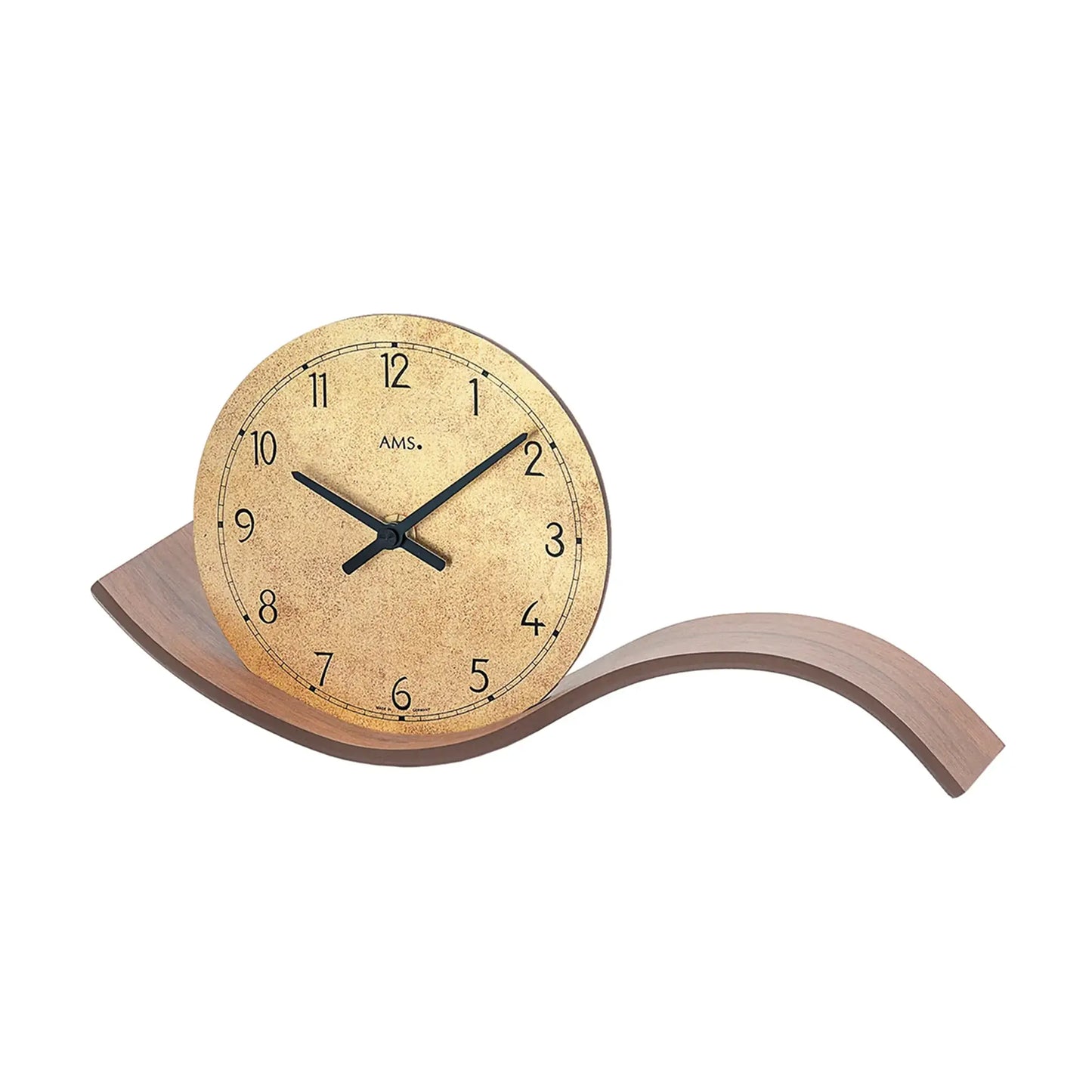 Orologio da tavolo con base in noce, quadrante rotondo e lancette nere, inclinato.