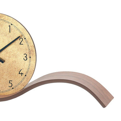 Base ad arco in noce per orologio da tavolo con ritaglio del quadrante e numeri.