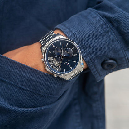 Męski zegarek typu chronograf z mechanizmem typu open-heart, niebieską tarczą i bransoletą ze stali szlachetnej