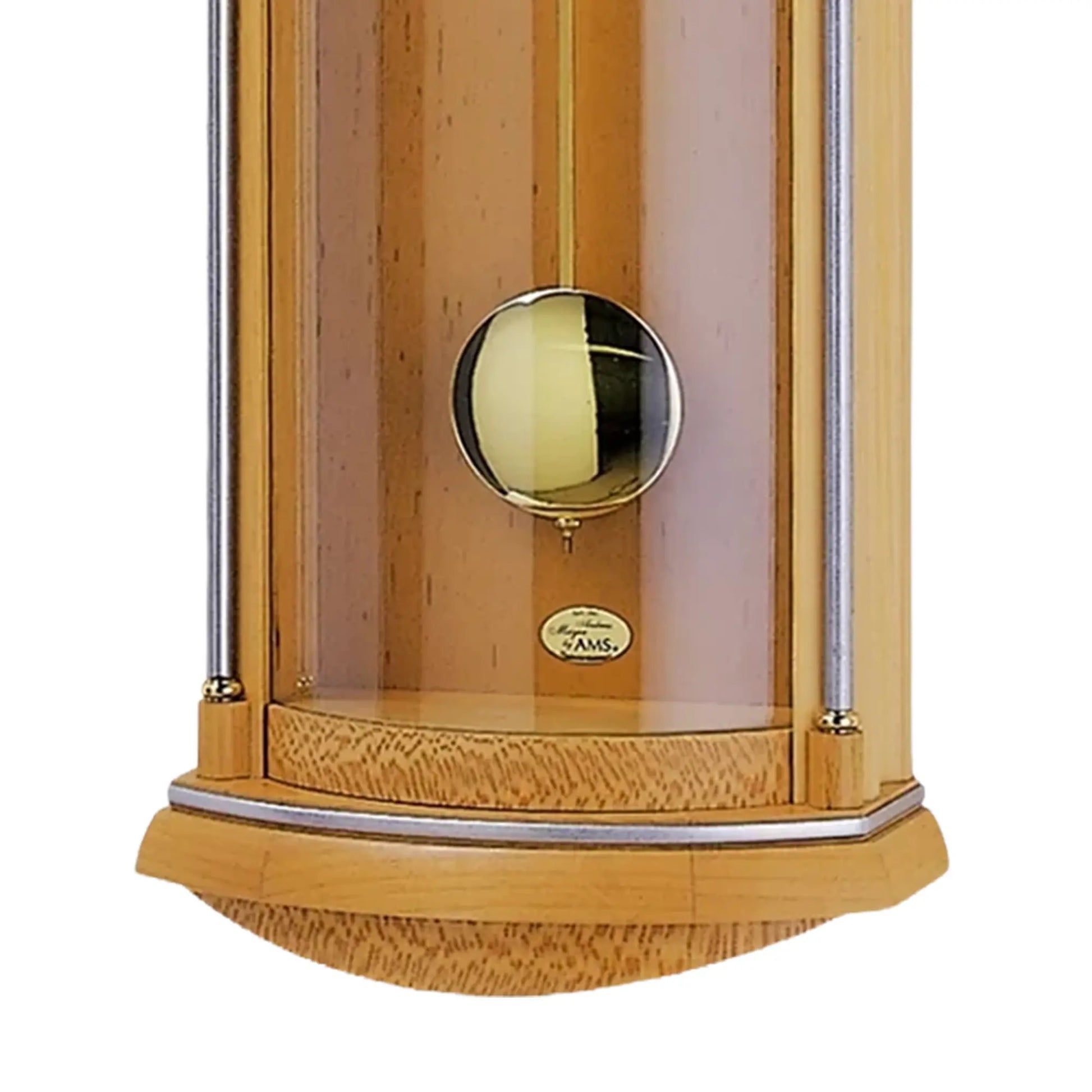 Pendel-Wanduhr aus hellem Holz mit Wurzelholz-Finish, Glasscheibe und Metallstangen