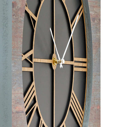 Wanduhr mit Holzgehäuse, rundem Zifferblatt in Dunkelgrün und goldenen Zeigern.
