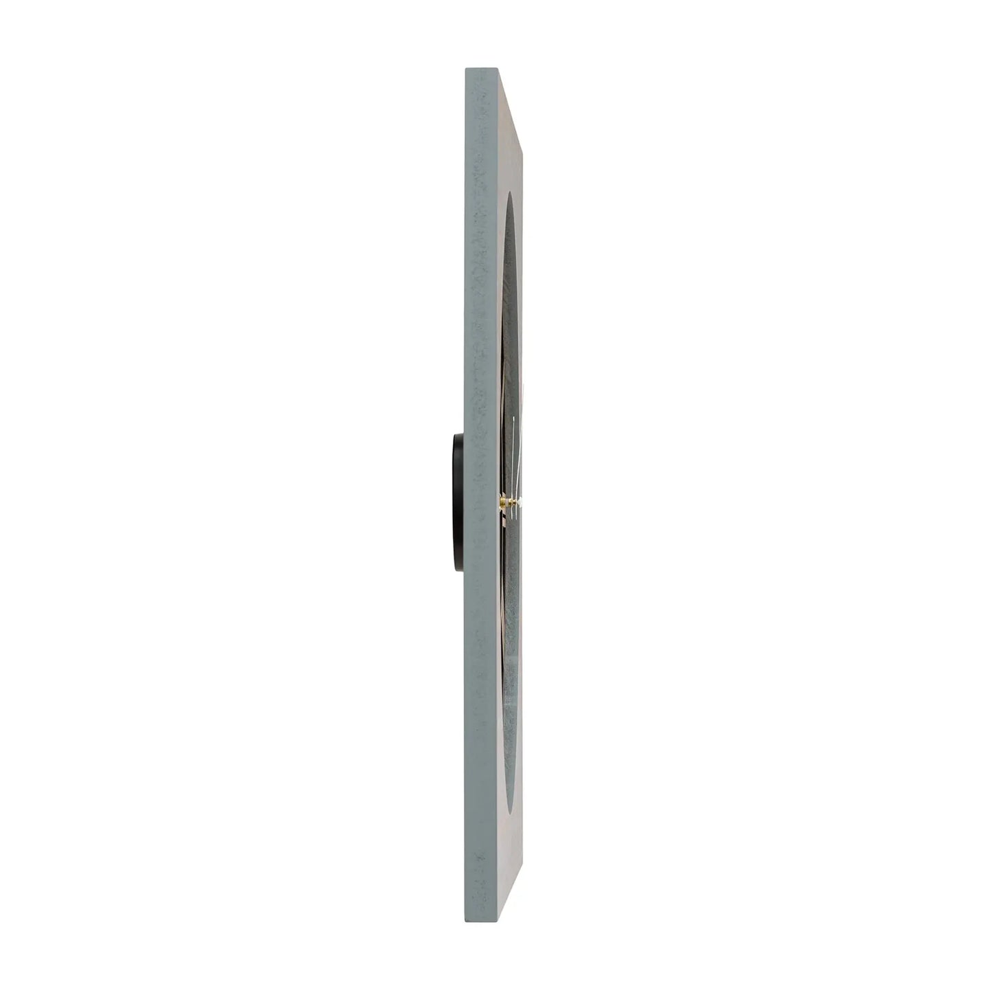 Wanduhr in Seitenansicht: flaches Holzgehäuse mit sichtbarer Aufhängung und Uhrwerk.