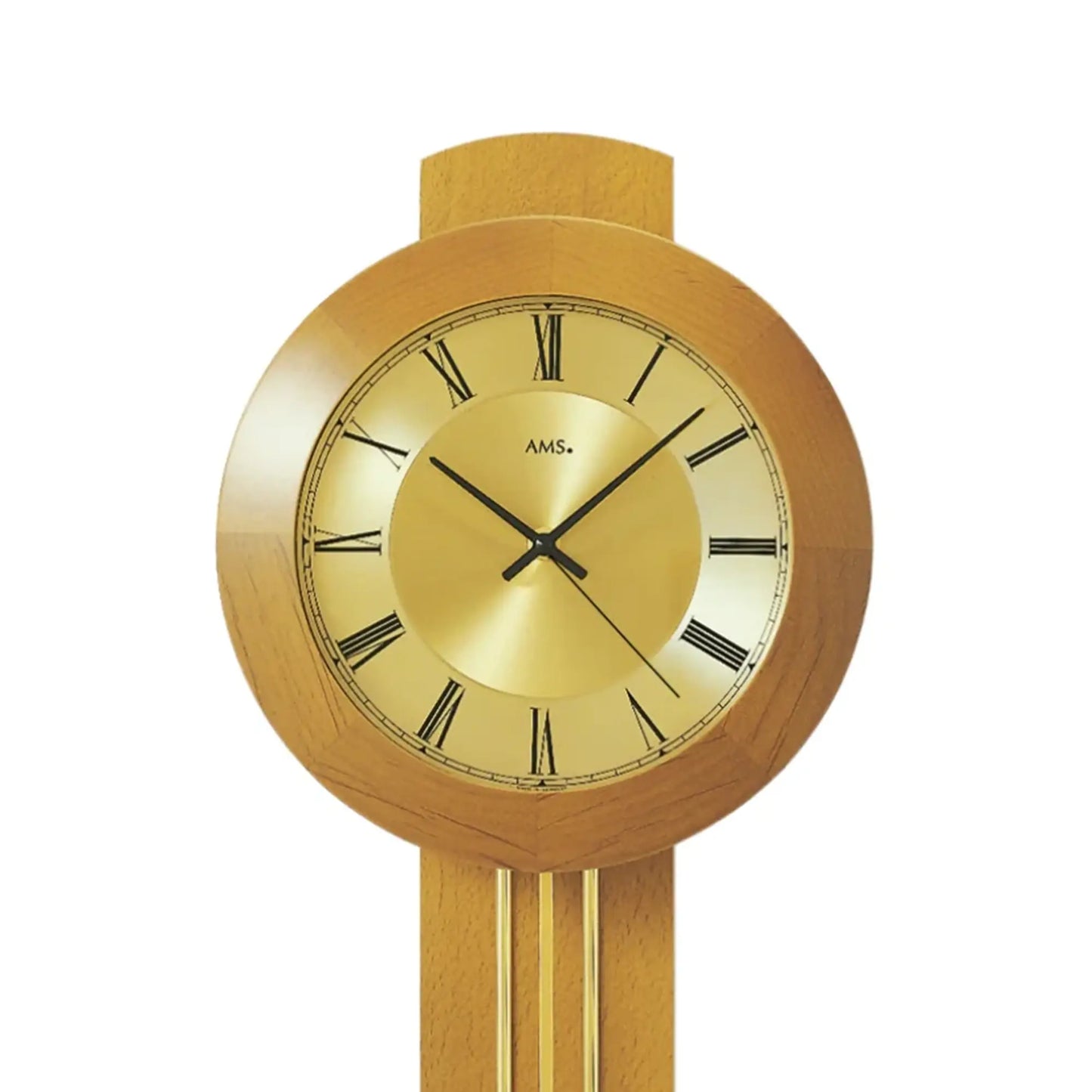 Wanduhr-Frontansicht: goldenes Zifferblatt mit römischen Zahlen und AMS-Schriftzug