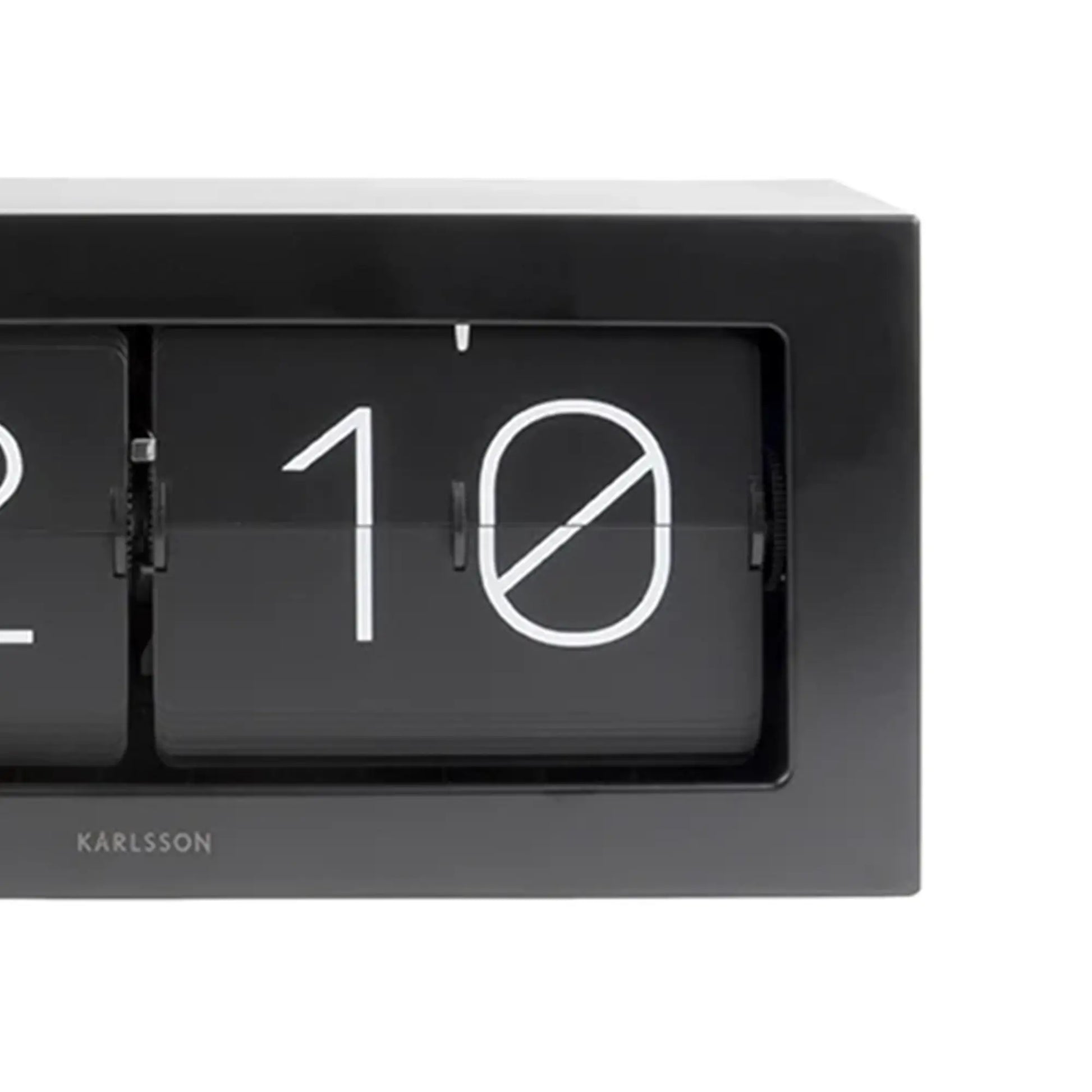 Karlsson Tischuhr mit schwarzem Klappzahlen-Display, Anzeige 1 und Symbol