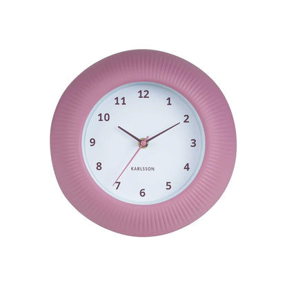 Karlsson Wanduhr in Rosé mit geriffeltem Zifferblatt und arabischen Ziffern