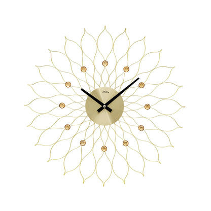 Wanduhr mit beigem Rundzifferblatt, schwarzen Zeigern, goldenen Strahlen und kleinen goldenen Punkten