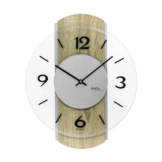 Wanduhr mit Sonoma-Eiche-Gehäuse, hellgrauem Zifferblatt, schwarzen Zeigern und arabischen Zahlen