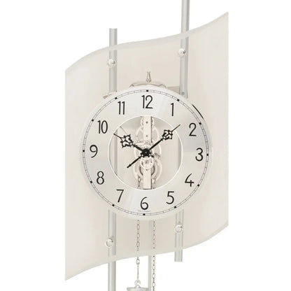 Standuhr-Zifferblatt aus Mineralglas mit silbernen Zeigern und Kettenpendel