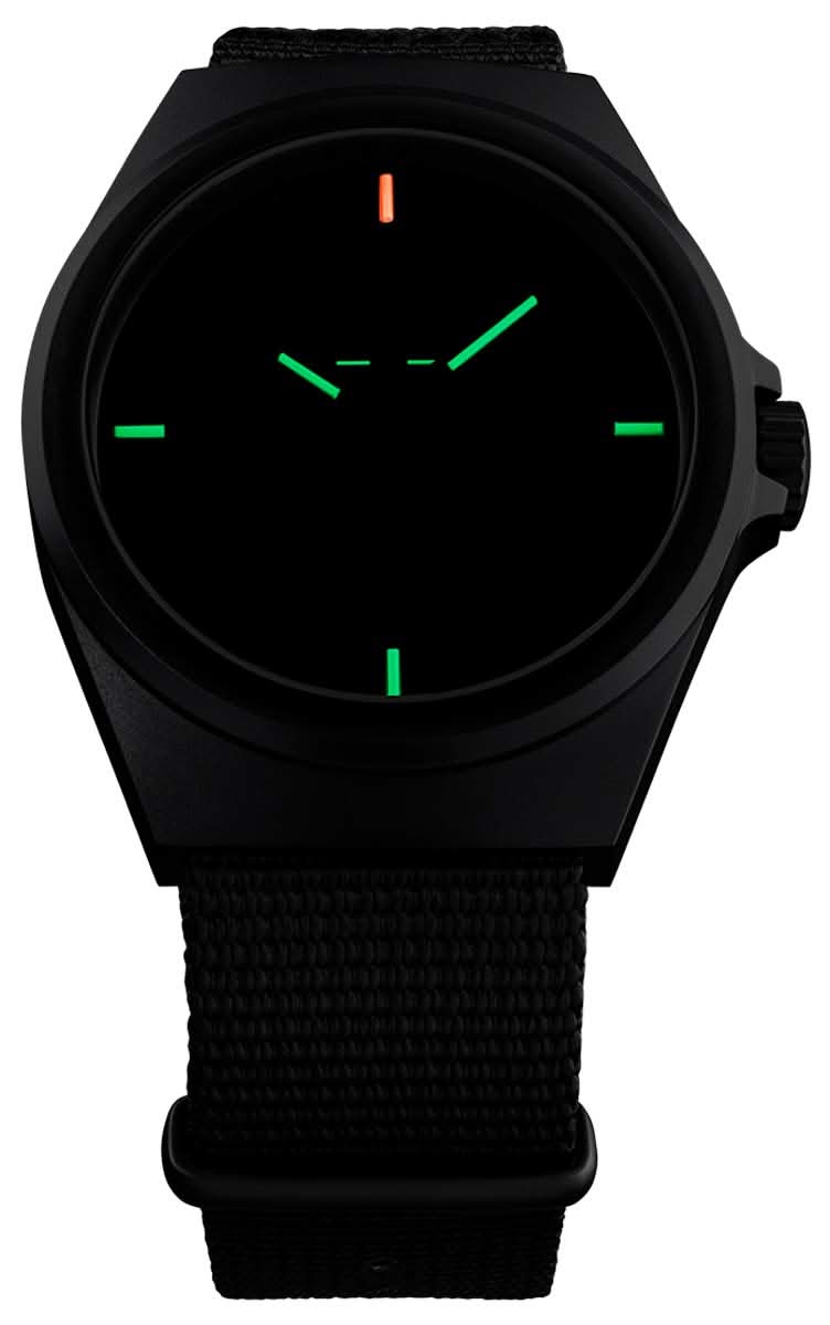 Pulsera de reloj para hombre Traser con manecillas luminosas verdes en esfera negra