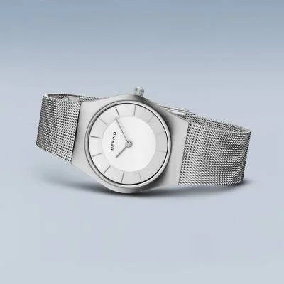 Bering Classic 11930-001 Damenuhr • Saphirglas • Milanaise-Armband, Bild 4