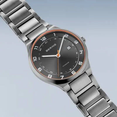 Bering Titanium 15139-709 Herrenuhr Silber • Saphirglas • Titangehäuse, Bild 3