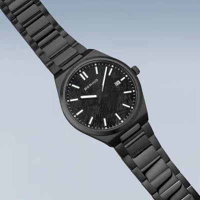 Bering Classic 17639-722 Herrenuhr Schwarz • Saphirglas • Quarzwerk, Bild 3