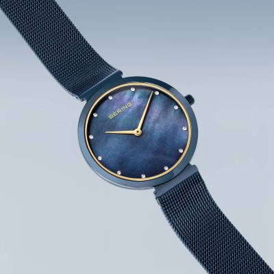 Bering Classic 18132-399 Damenuhr Blau • Saphirglas • Milanaise-Armband, Bild 5