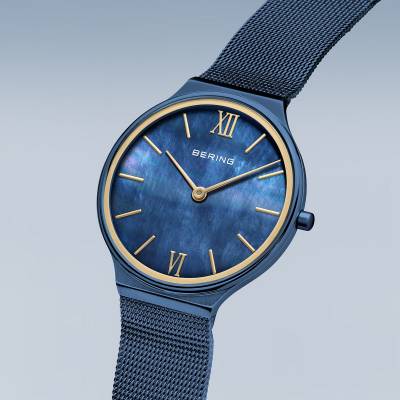 Bering Classic 18434-397 Damenuhr Blau • Saphirglas • Milanaise-Armband, Bild 3