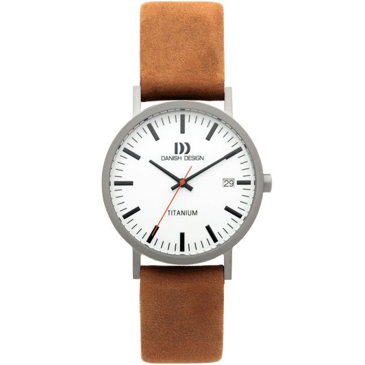 Armbanduhr mit weißem Zifferblatt, braunem Lederarmband und Titangehäuse
