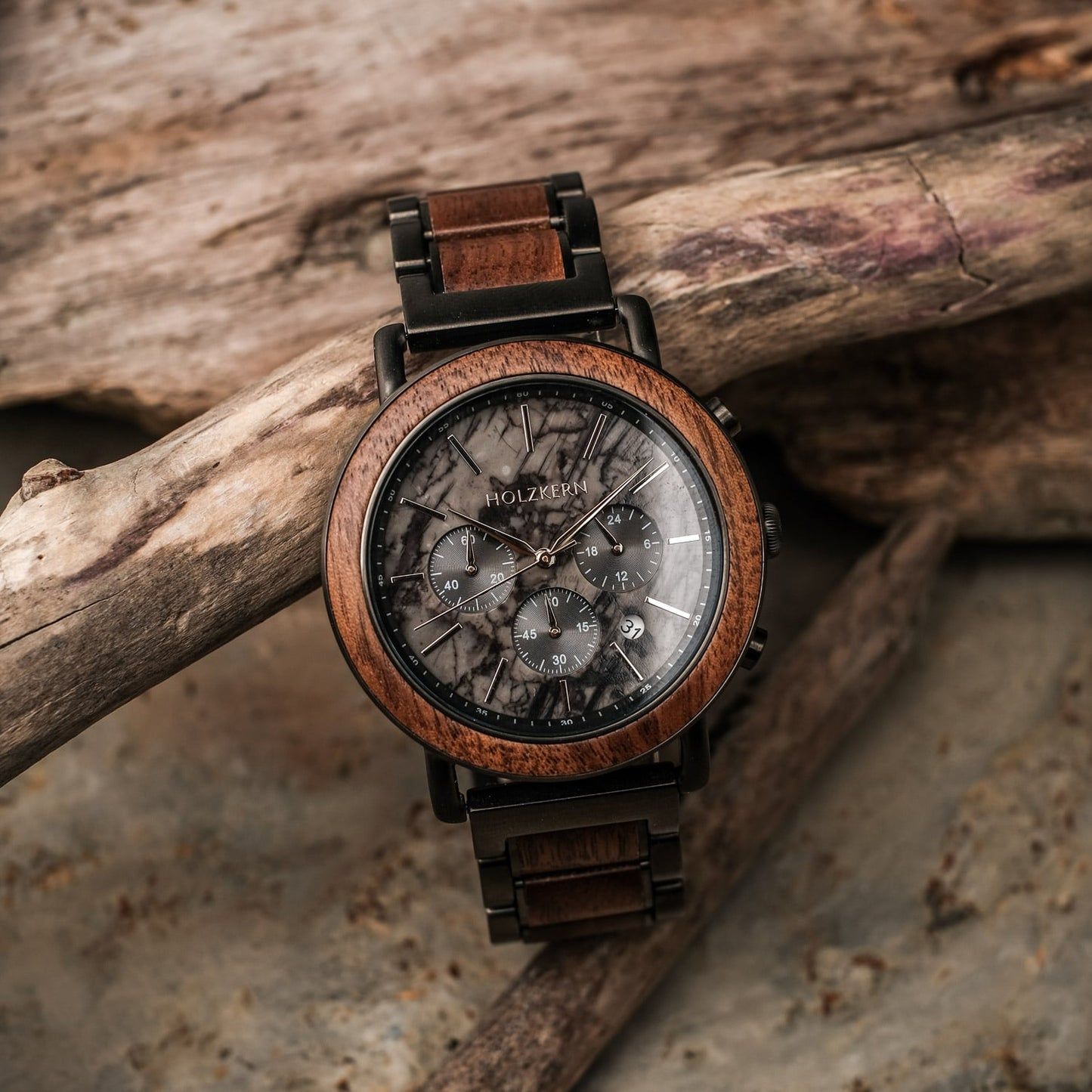 Holzkern Askja Herrenuhr Chronograph Walnuss/Marmor • Seiko VD53 Quarzwerk • Echtmarmor-Zifferblatt, Bild 2