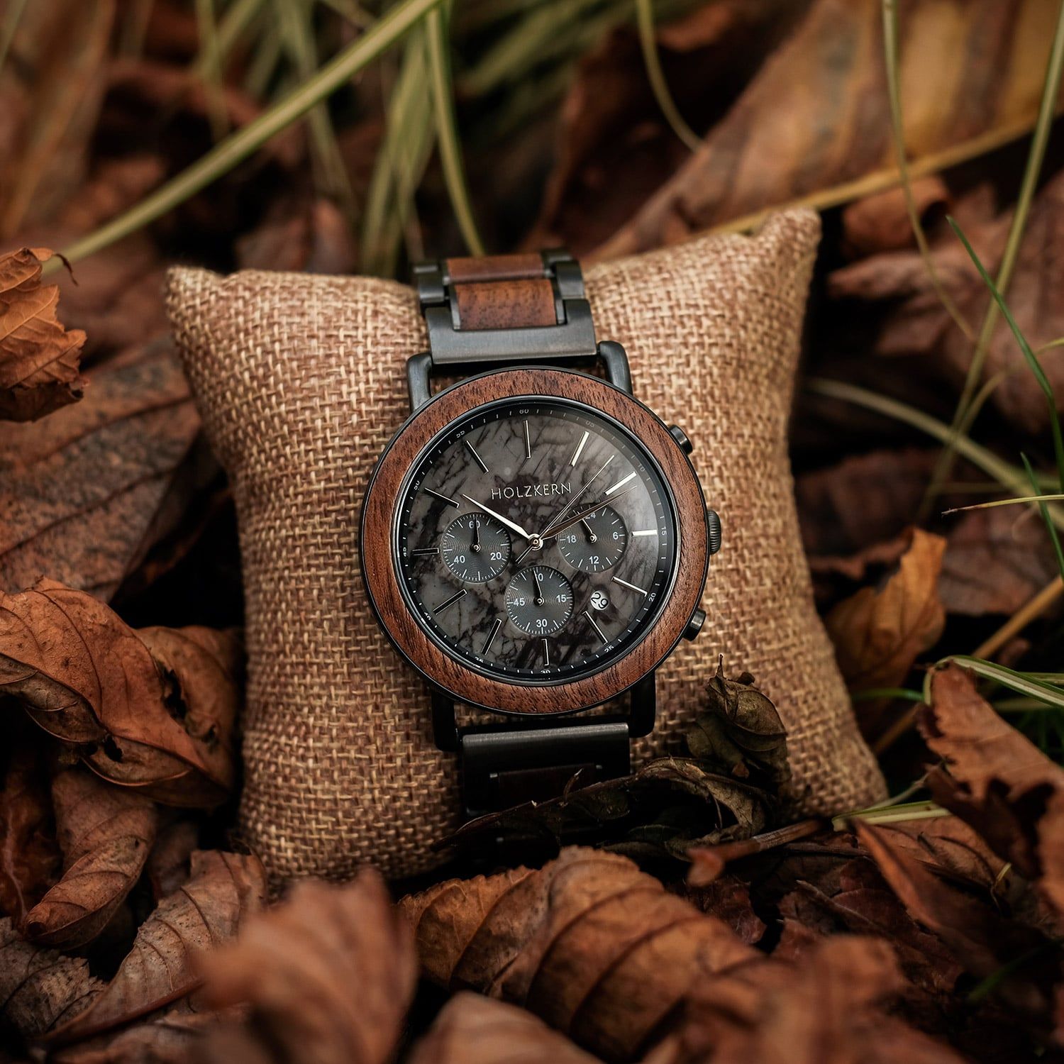 Holzkern Askja Herrenuhr Chronograph Walnuss/Marmor • Seiko VD53 Quarzwerk • Echtmarmor-Zifferblatt, Bild 4