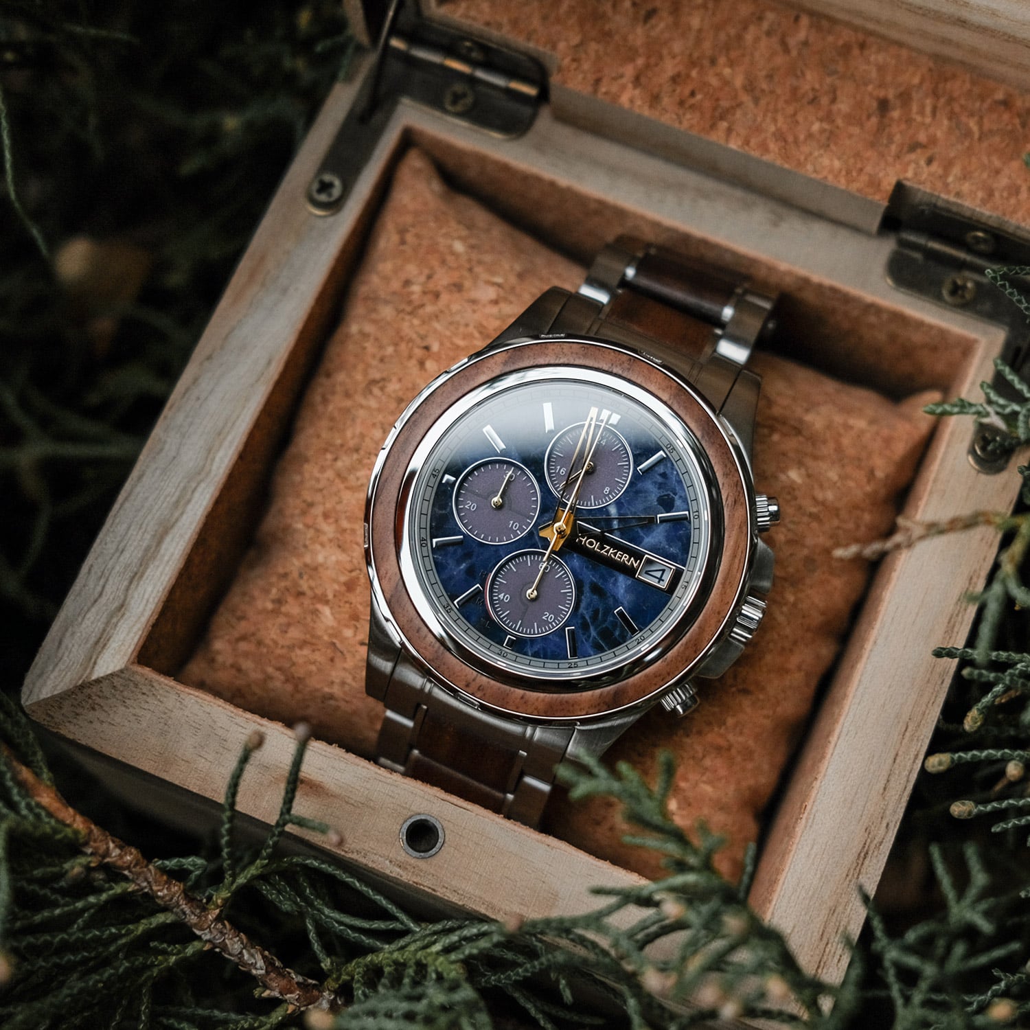 Holzkern Koh Mak 9010631007140 Herren-Chronograph Solar Blau • Solarwerk Epson VR43 • Walnussholz & echter Marmor, Bild 5