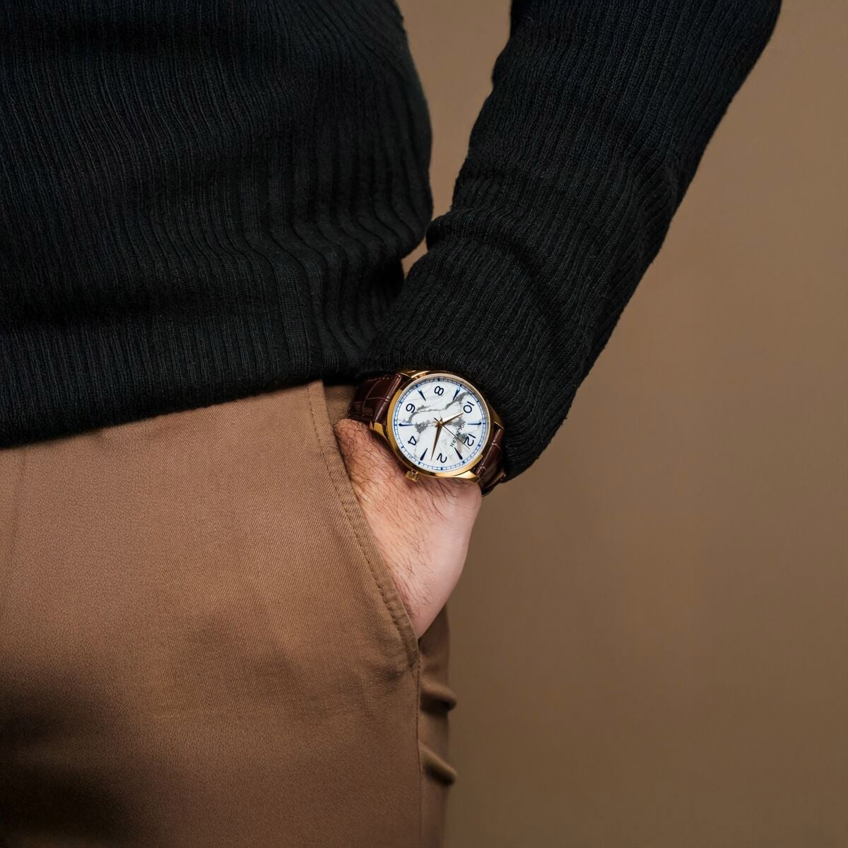 Holzkern Primetime Herrenuhr Goldfarben • Echter Howlith • Schlankes Edelstahlgehäuse, Bild 5