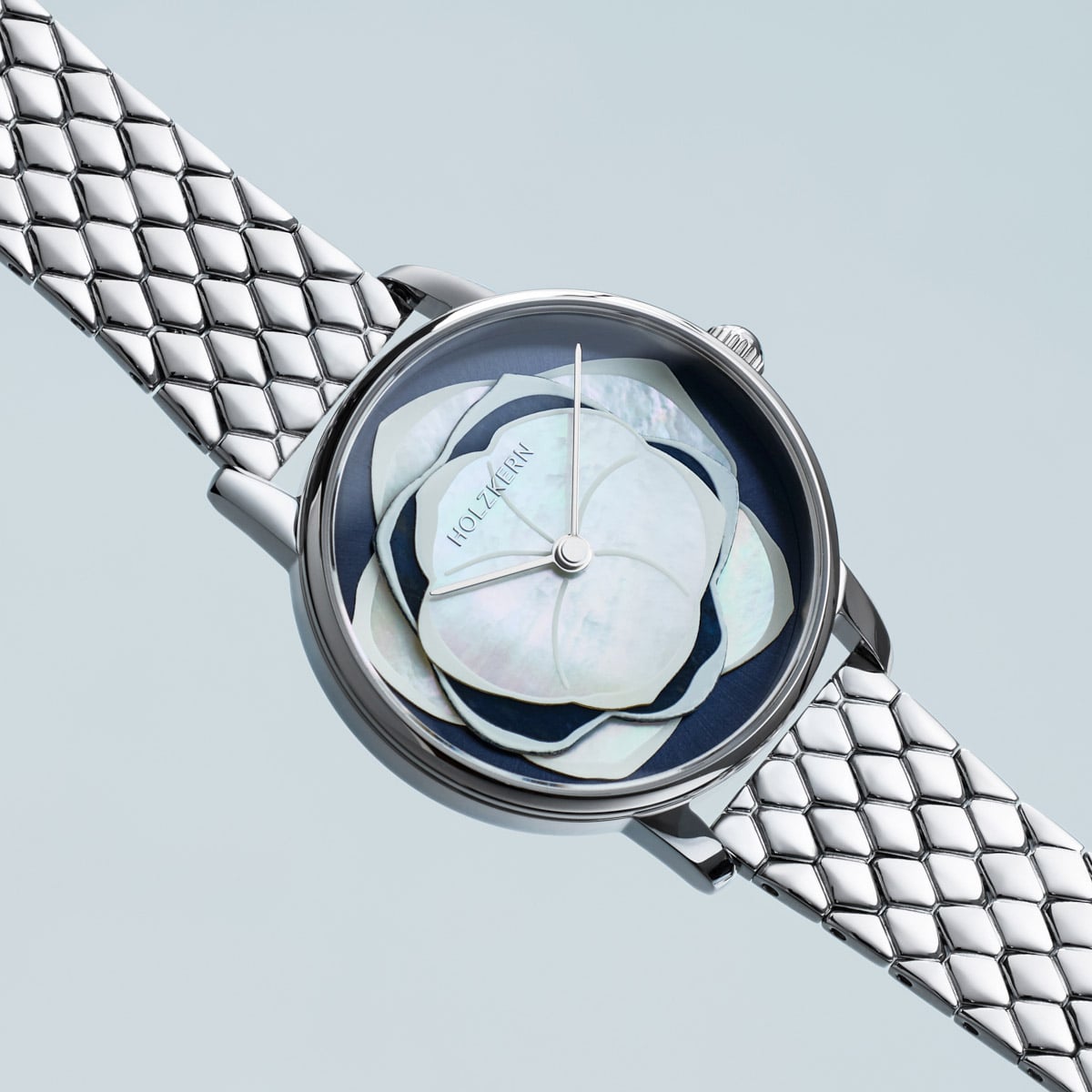 Holzkern Rosetta Damen Armbanduhr Silber • Echter Perlmutt & Sodalith • Miyota Quarzwerk, Bild 2