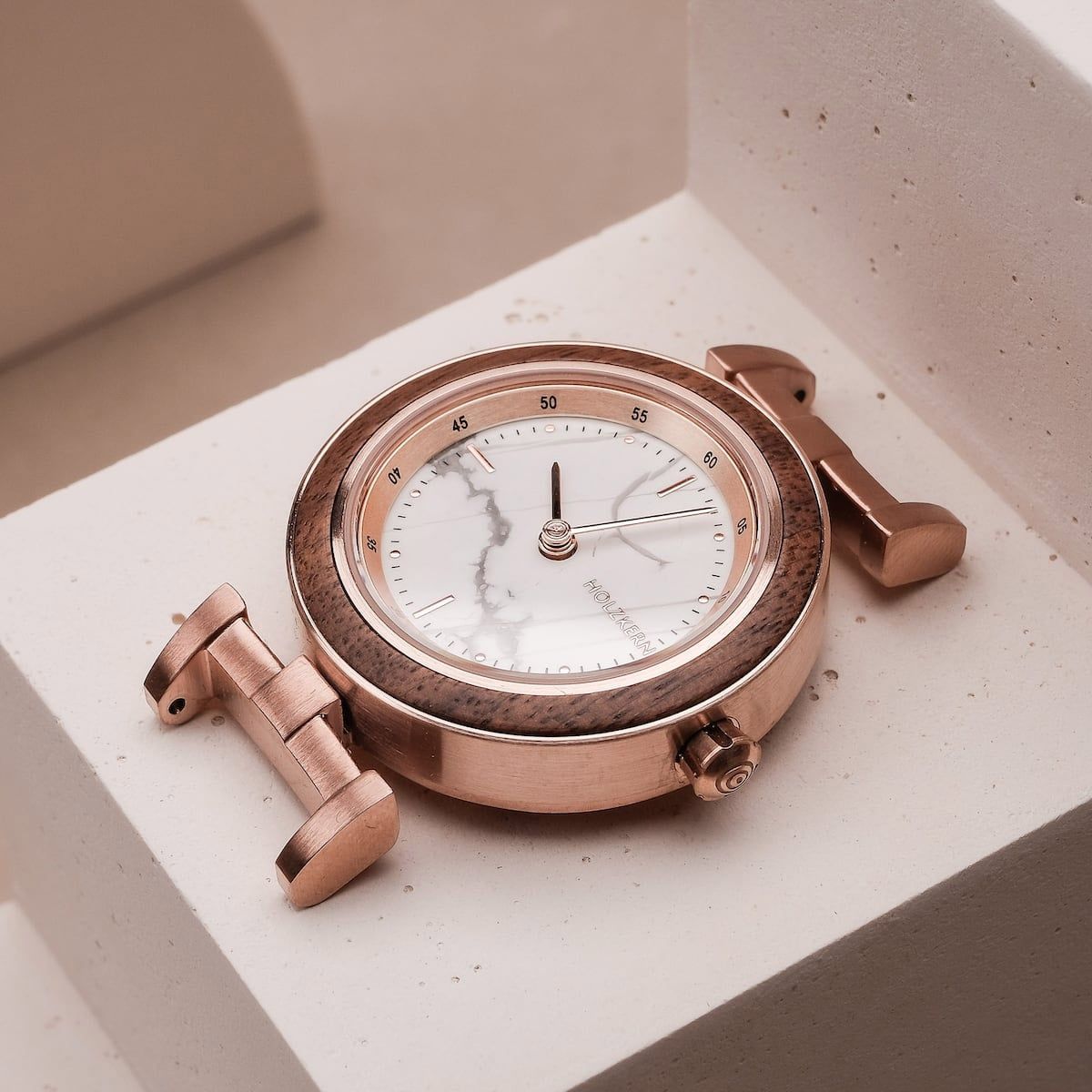 Holzkern Ida Damenarmbanduhr Roségold • Marmorzifferblatt • Walnussholz-Lünette, Bild 5