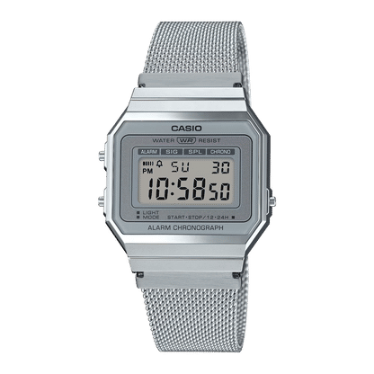 Casio Vintage-klocka med silverfärgat metallarmband och digital LCD-display