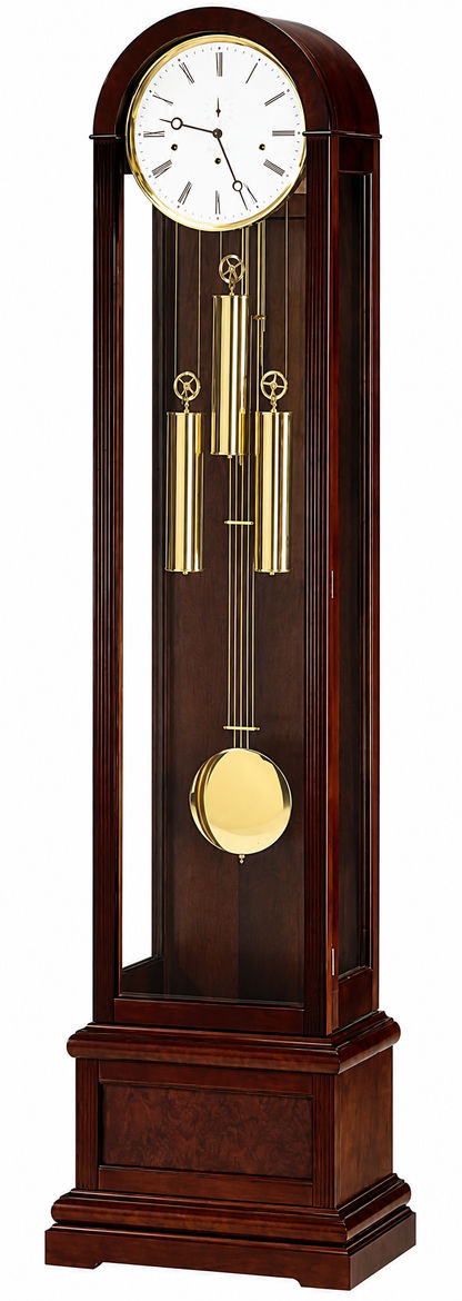 Reloj de pie con caja de madera oscura, esfera blanca y pomo de péndulo dorado