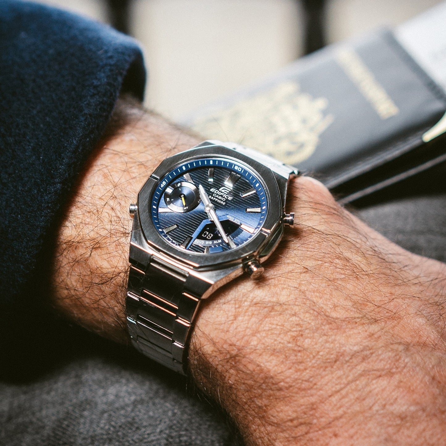 Edifice Herrenuhr am Handgelenk, blaues Zifferblatt mit Metallarmband