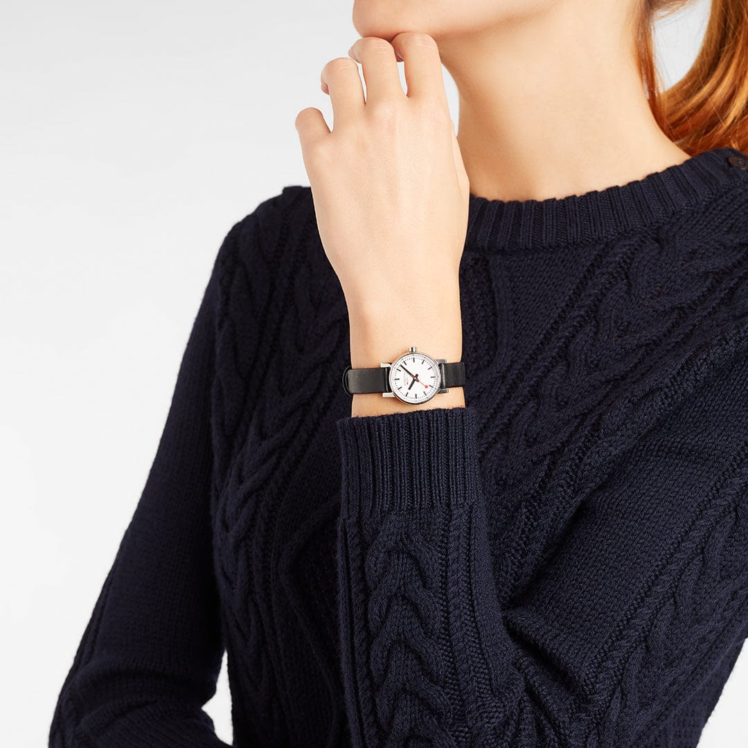 Mondaine evo2 MSE.26110.LBV Damenuhr Schwarz • Saphirglas • Veganes Traubenleder-Armband, Bild 2