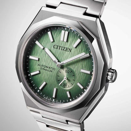 Pulsera de hombre con esfera verde, índices y fecha, titanio