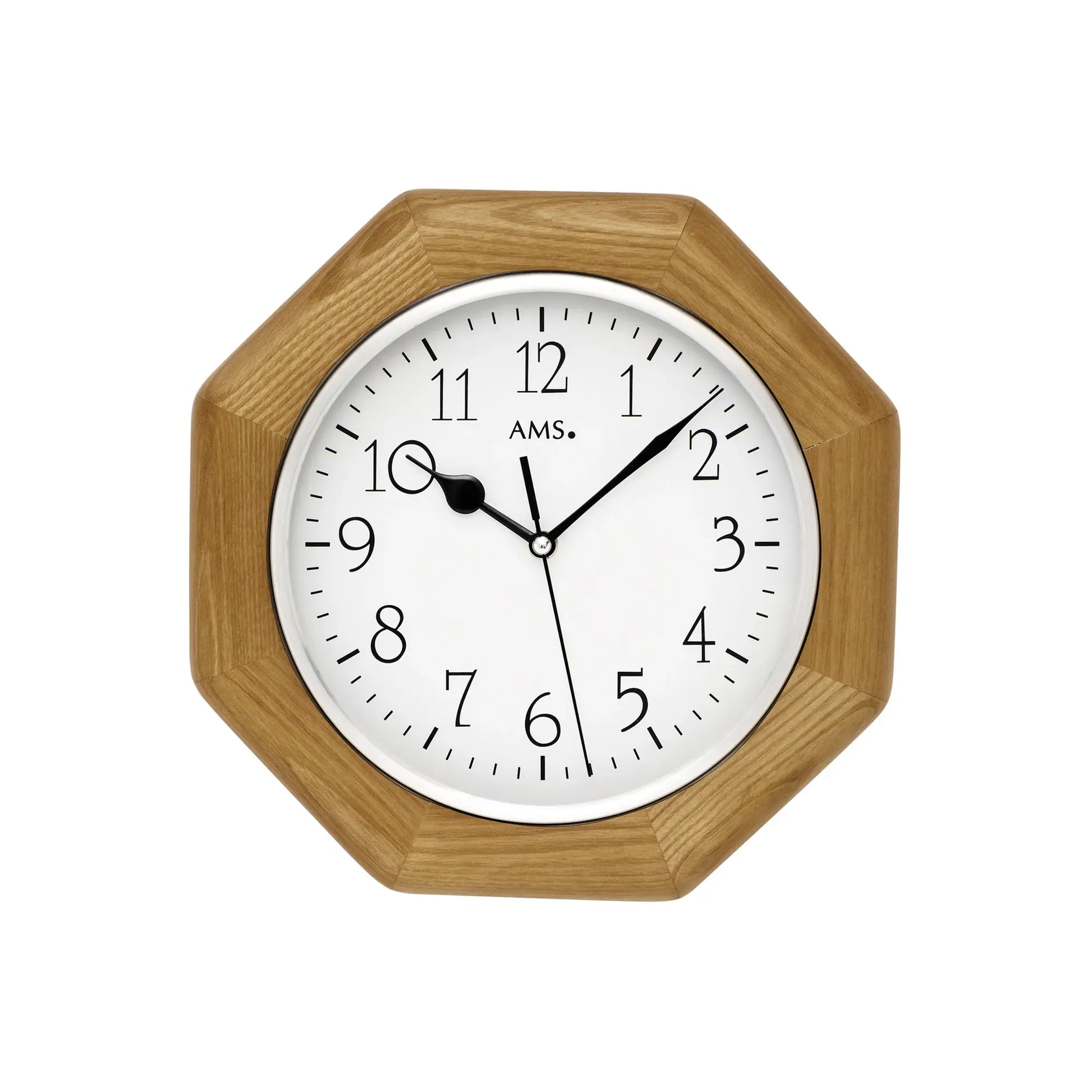 Wanduhr mit Eichenholzrahmen, weißem Zifferblatt, schwarzen Zeigern und Mineralglas