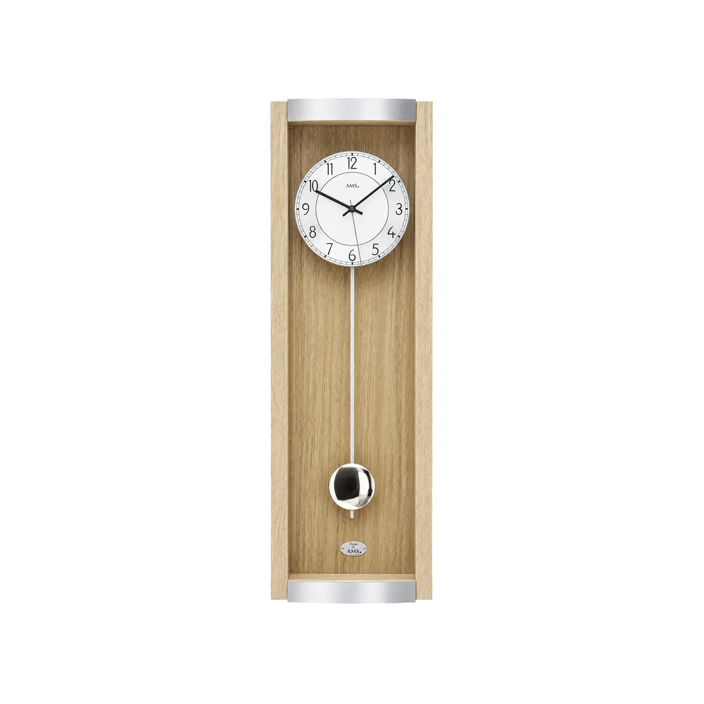 Wanduhr in Eicheoptik mit rundem Zifferblatt und silbernem Pendelknopf