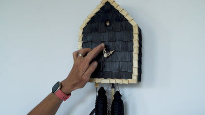 Rombach & Haas Schindel RE34S-2 Reloj de Pared Negro/Natural • Movimiento Mecánico de 8 Días • Pájaro de Madera Tallado a Mano