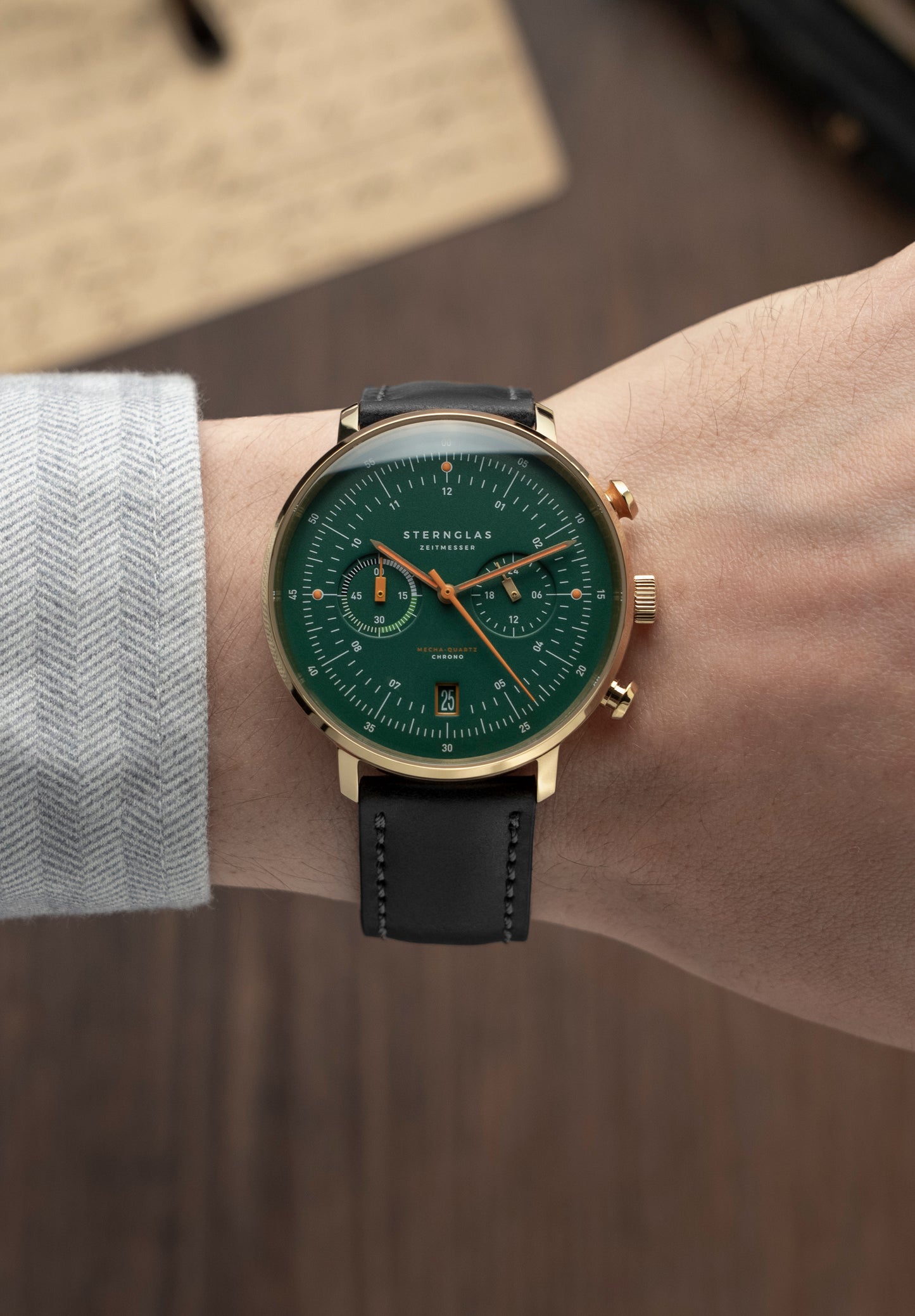 Sternglas Hamburg Chrono Edition Vintage Herrenuhr Schwarz • Mecha-Quarz-Chronograph • Saphirglas, Bild 2