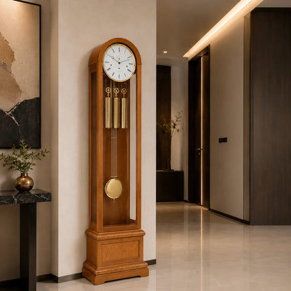 Reloj de pie de madera con esfera redonda, varillas de sonido y bola en el péndulo