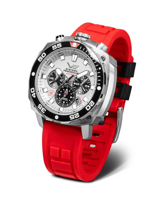 Vostok Europe herrklocka: Bullhead-design, rött silikonarmband, silverfärgat boett