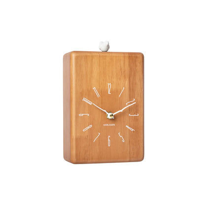 Quadratische Holz-Wanduhr im Stand, Kuckucksvogel oben und analoges Zifferblatt mit Zeigern