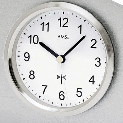 Reloj de mesa AMS F5175S plateado • Radiocontrolado • Cristal mineral y frontal de aluminio