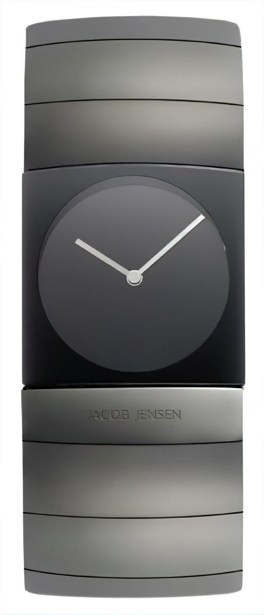 Herrenarmbanduhr Jacob Jensen Arc 572 mit dunklem Zifferblatt und silbernen Zeigern, Titan-Gehäuse