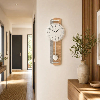 reloj de pared ams f5333 en el pasillo