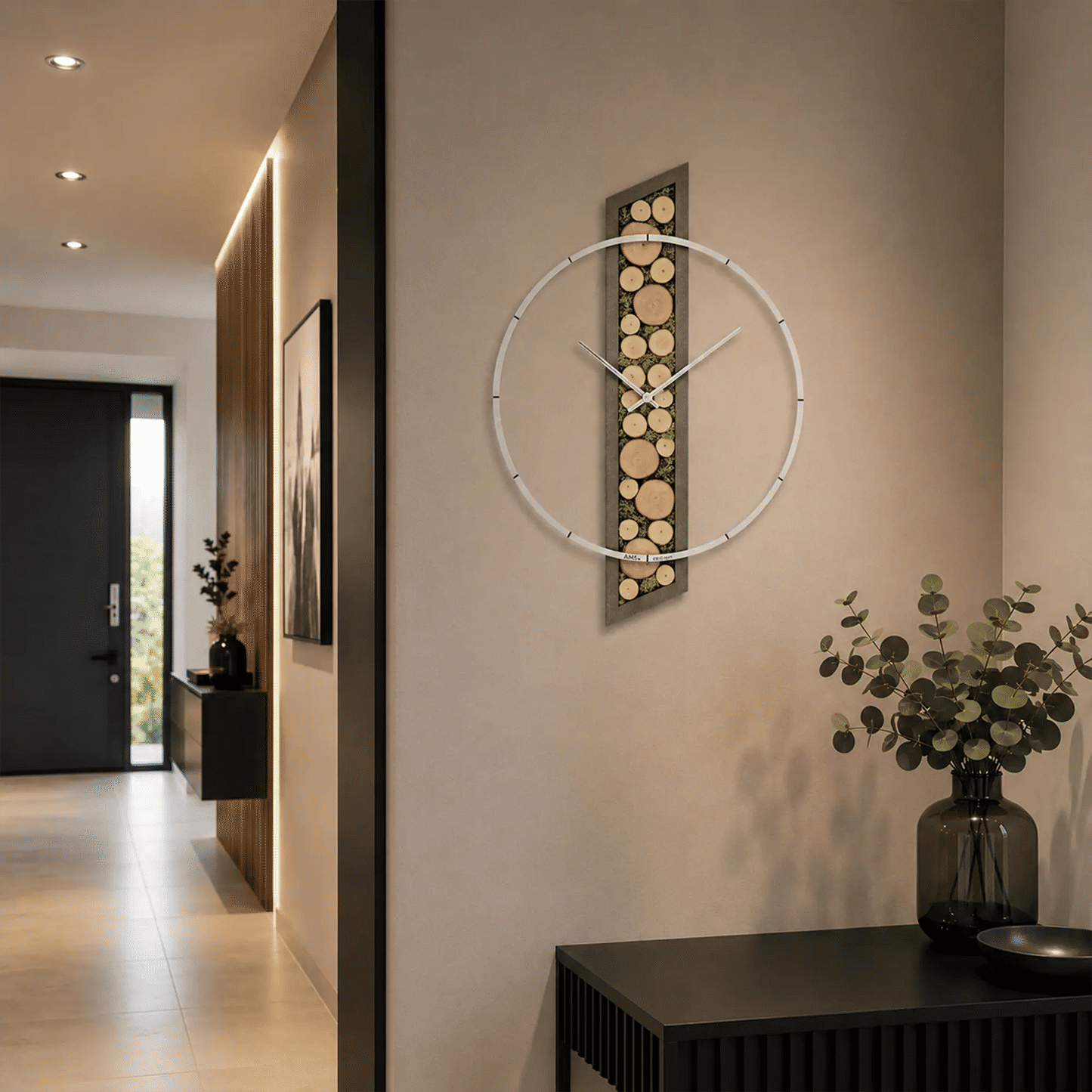Wanduhr mit Aluminium-Frontring und Holzscheiben-Motiv im Rahmen, flache Wandmontage
