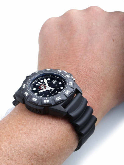 Luminox Scott Cassell XS.1551 Herren Armbanduhr • Saphirglas • CARBONOX-Gehäuse, Bild 5